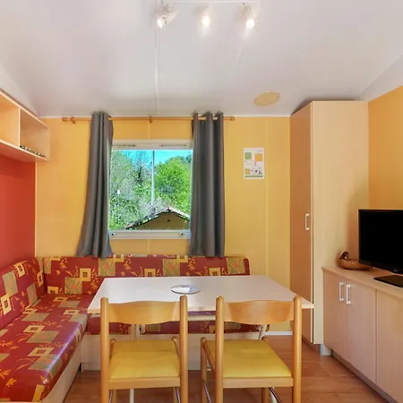 Prázdninový dům Mobilhome Chataignier 4p Climatise Saint-Martial-de-Nabirat